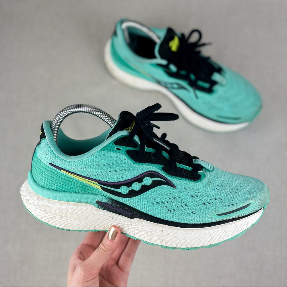 Saucony Women's Triumph 19 Mint Green Lace Up Running Sneakers Size 7.5 US